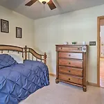 Albrightsville Home With Huge Deck, Pool Access