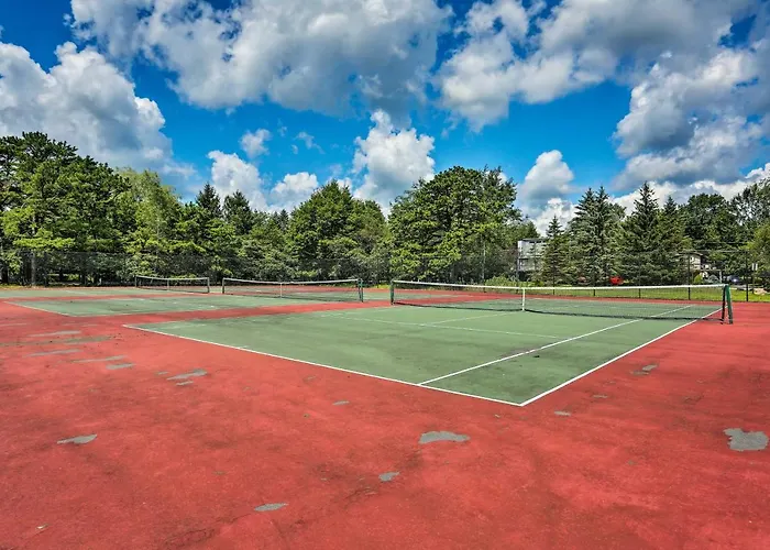 Albrightsville Home With Huge Deck, Pool Access