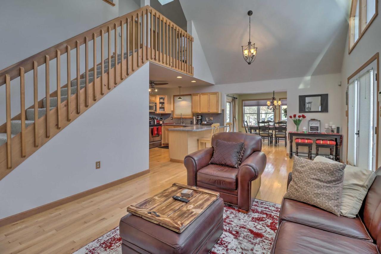 With Huge Deck, Pool Access Albrightsville