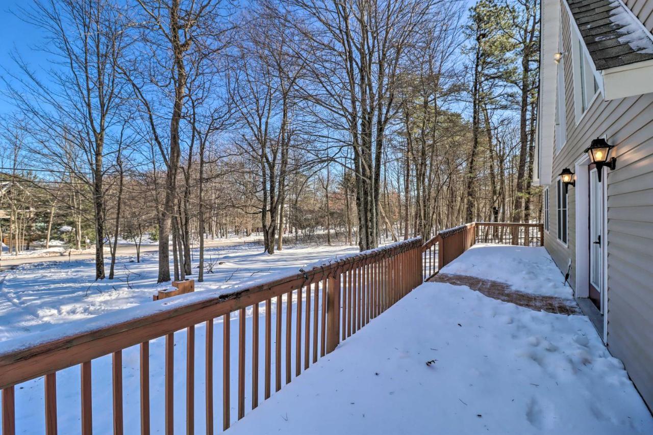 With Huge Deck, Pool Access Holiday home *